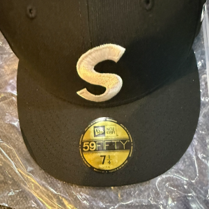 슈프림 es뉴에라 S로고 블랙 7 14